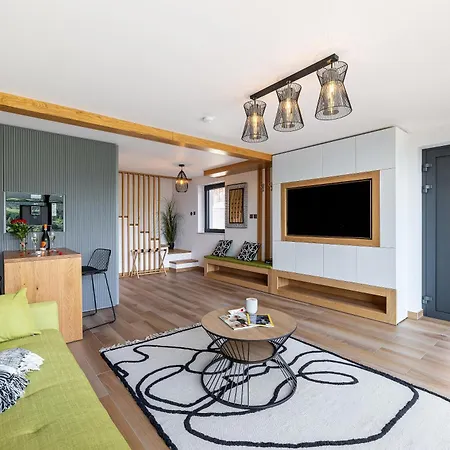 Woodland Luxury *